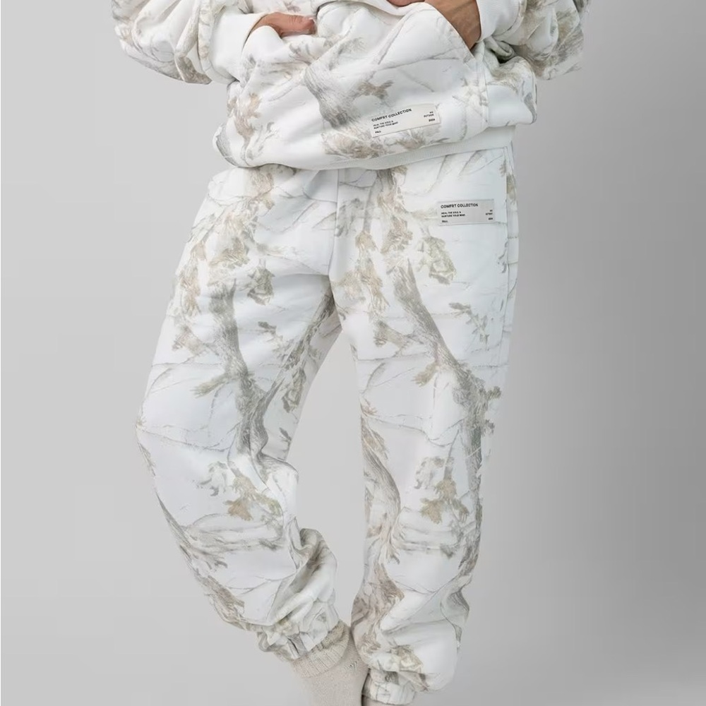 COMFRT Camo Sweatpants